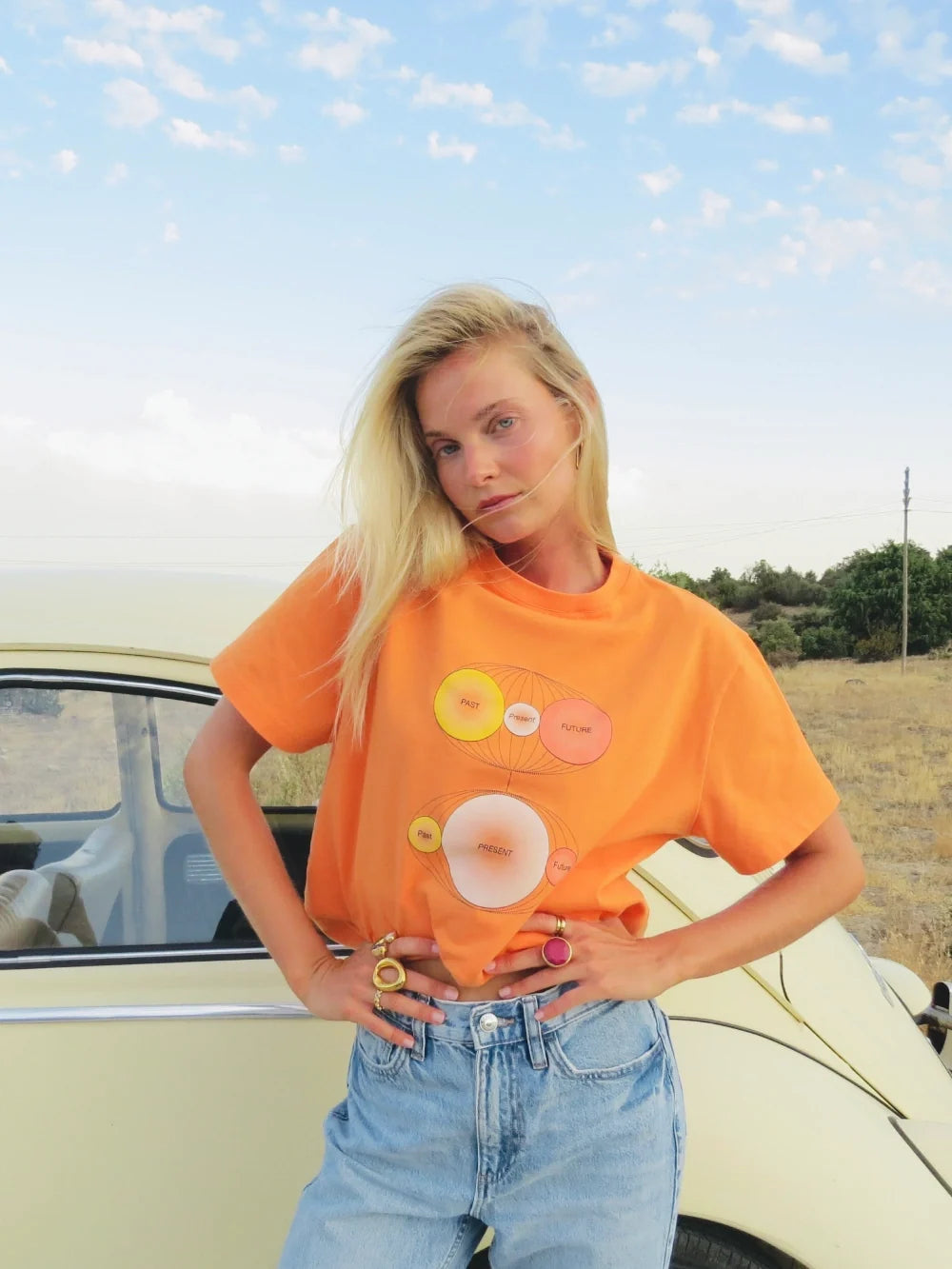 PRESENT ORANGE CLASSIC TEE
